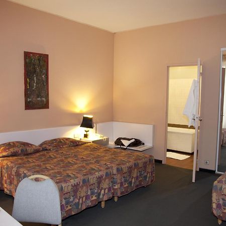 Hotel Au Pavillon Du Frene Lacaune Dış mekan fotoğraf