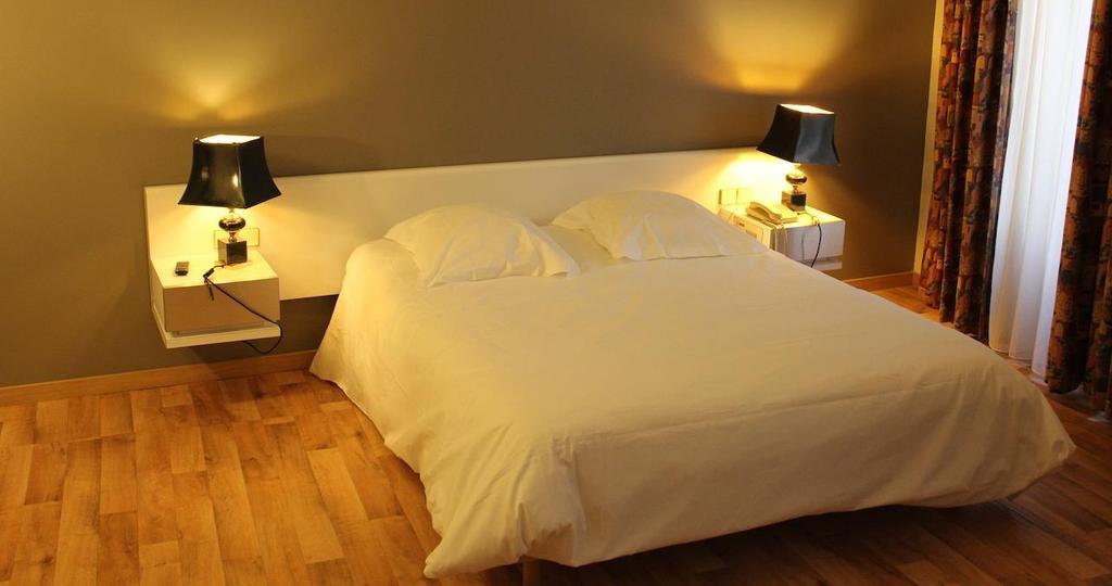 Hotel Au Pavillon Du Frene Lacaune Dış mekan fotoğraf