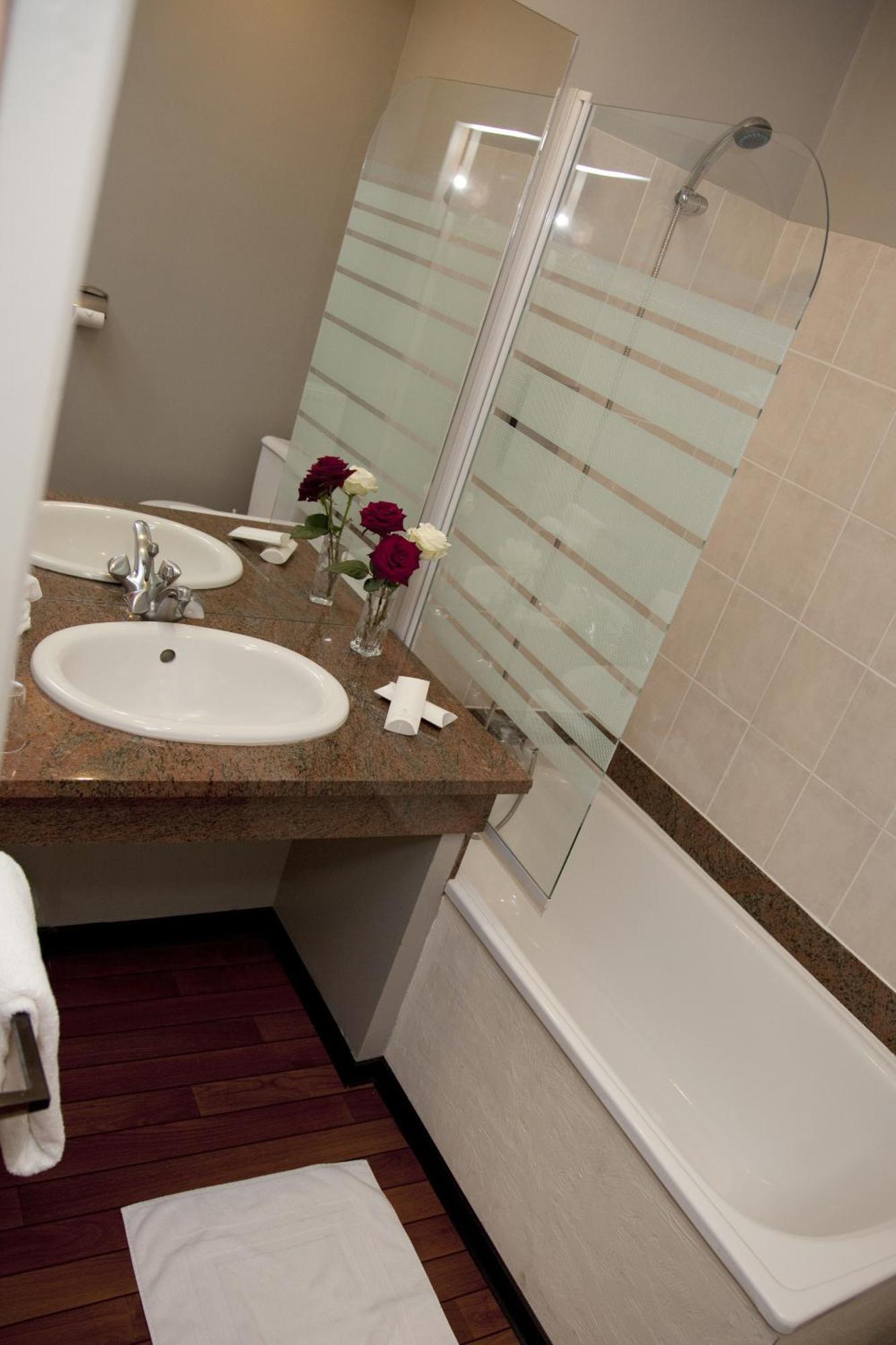 Hotel Au Pavillon Du Frene Lacaune Dış mekan fotoğraf