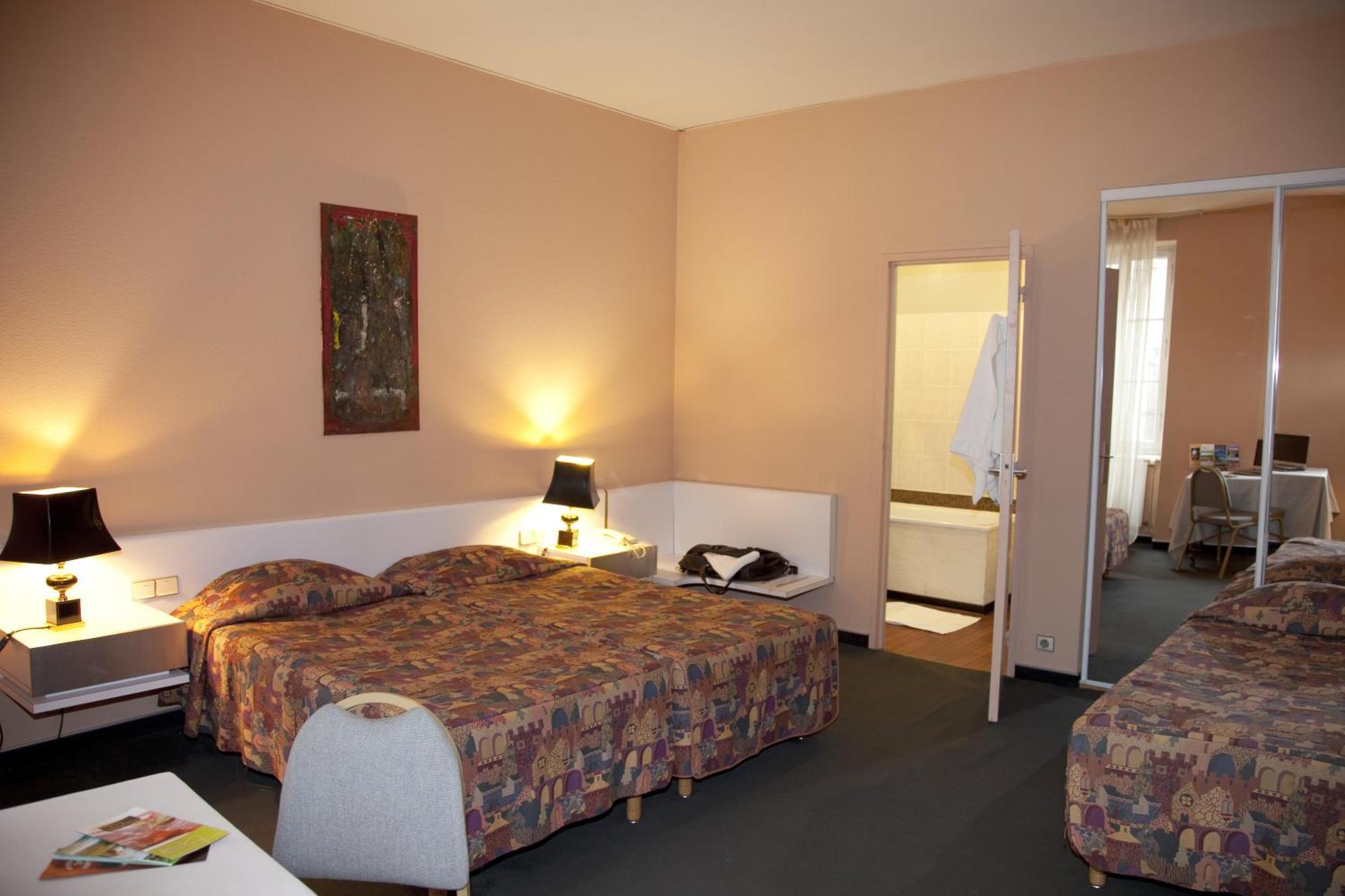 Hotel Au Pavillon Du Frene Lacaune Dış mekan fotoğraf
