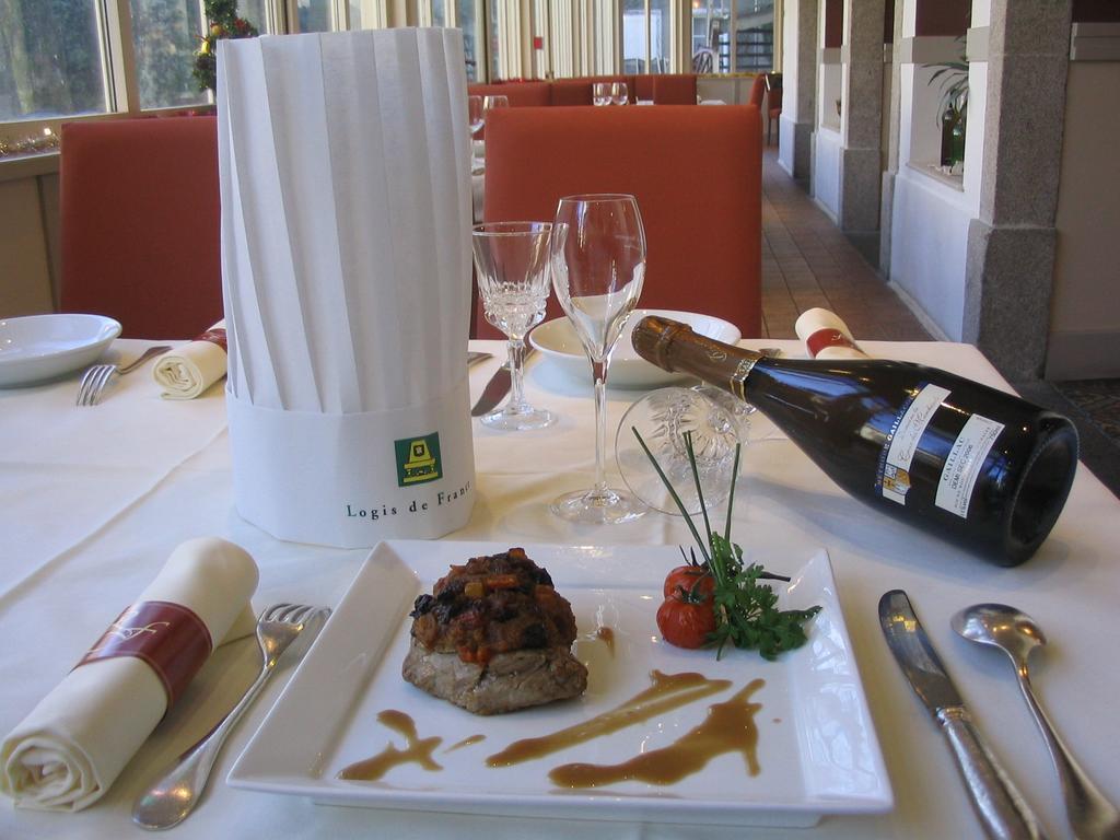 Hotel Au Pavillon Du Frene Lacaune Dış mekan fotoğraf