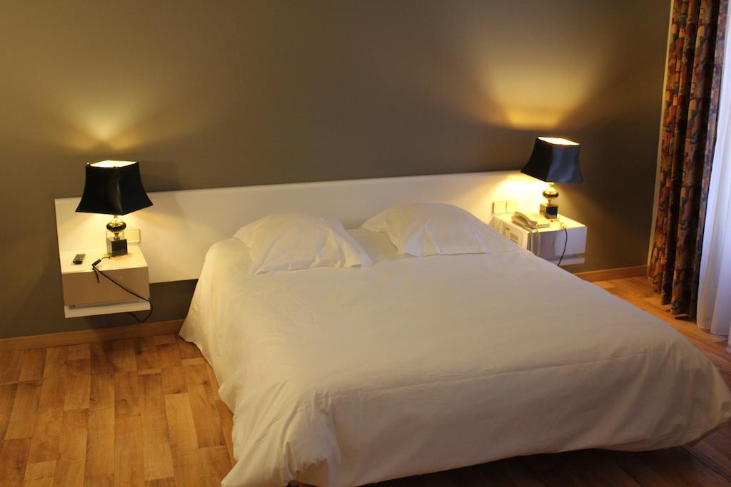 Hotel Au Pavillon Du Frene Lacaune Dış mekan fotoğraf
